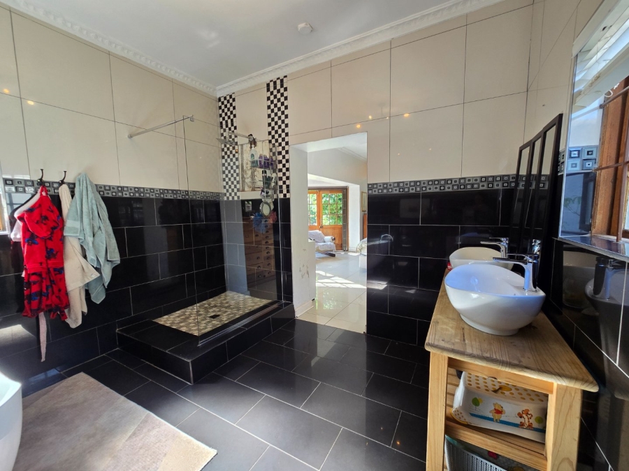 6 Bedroom Property for Sale in Waverley Free State